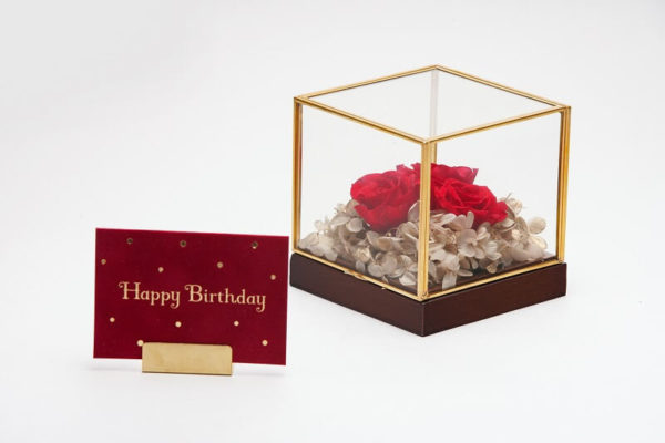 高級感のあるプリザーブドフラワーの誕生日プレゼント